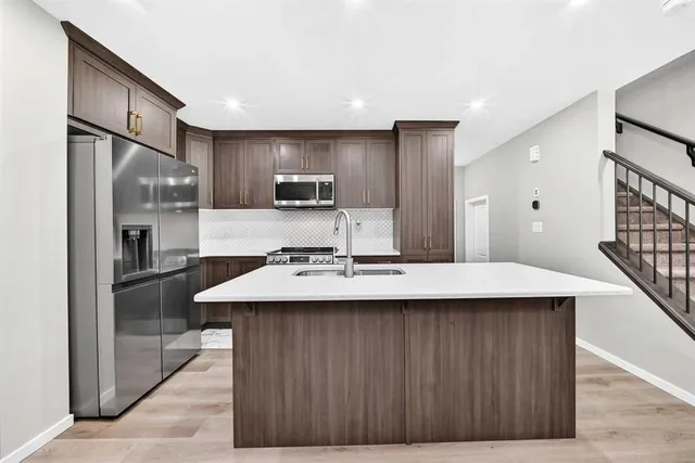 122 Yorkville Rd, Calgary 2