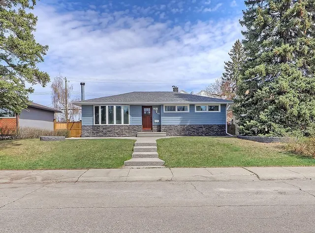 44 Granlea Pl, Calgary