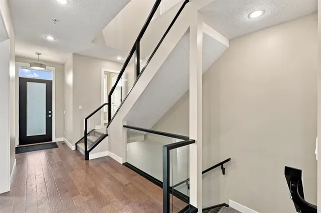1458 Richland Rd, Calgary 4