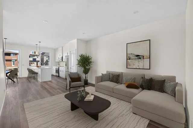 202 Starling Blvd, Calgary 3