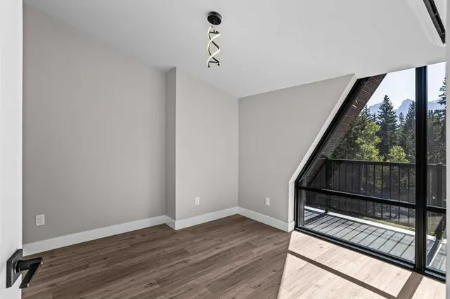 1 Industrial Pl #322A, Canmore 4