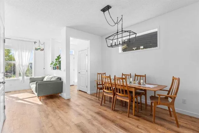 43 Masters Sq, Calgary 4