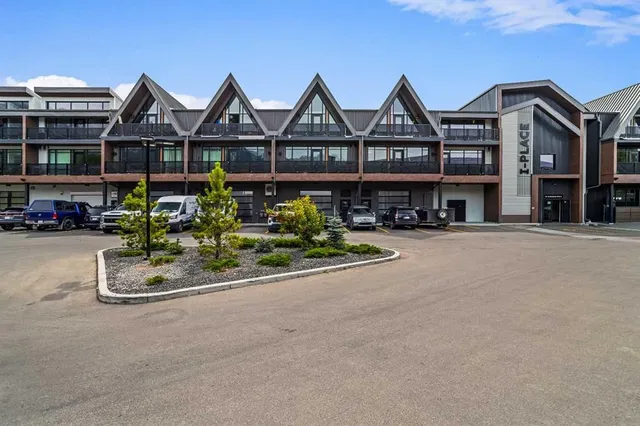 1 Industrial Pl #307A, Canmore 2