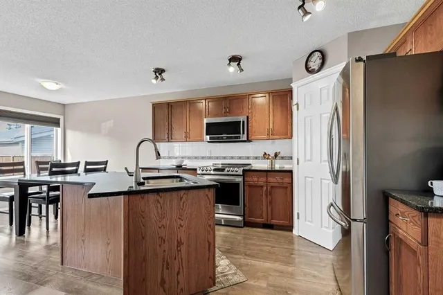 152 Covewood Green, Calgary 5