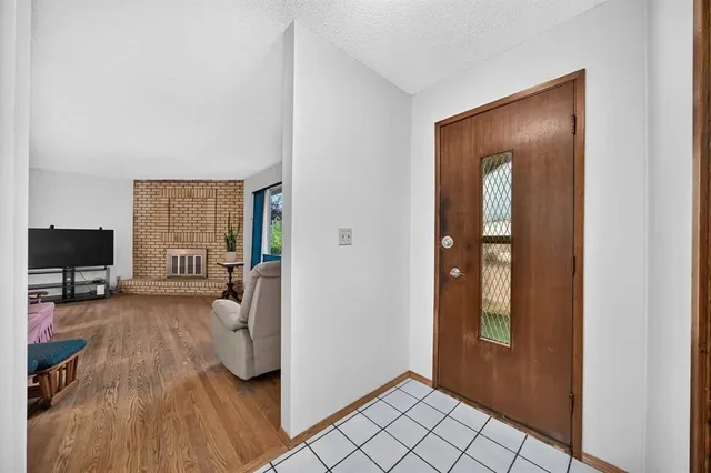 112 Queensland Pl, Calgary 3