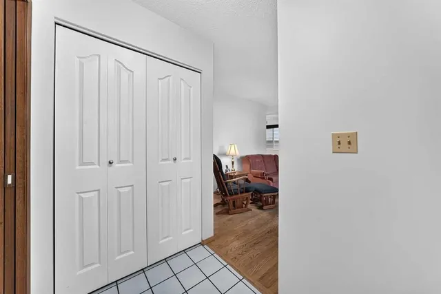 112 Queensland Pl, Calgary 4