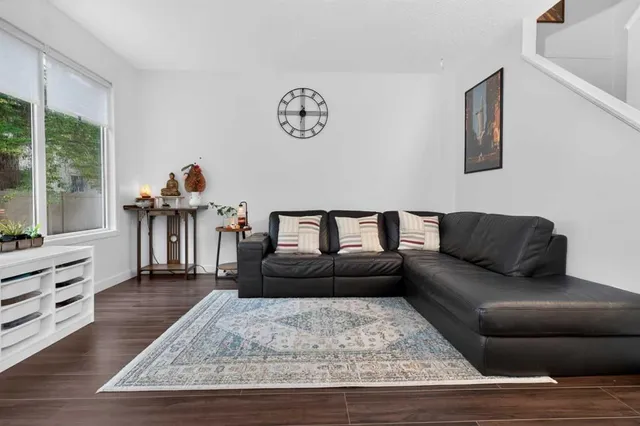 406 Blackthorn Rd #442, Calgary 3