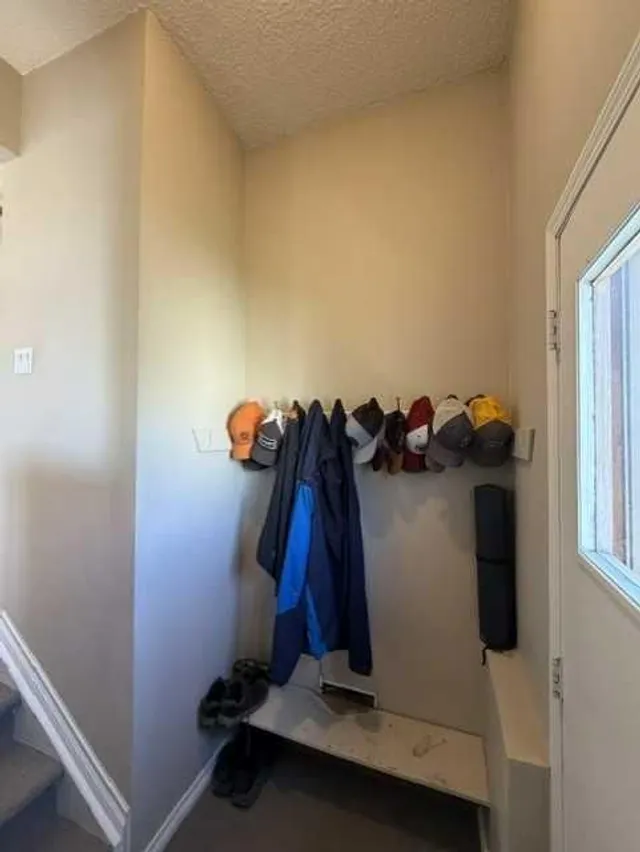 310 Nill Pl, Hanna 3