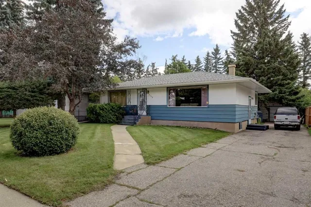 2119 Halifax Cres, Calgary 2