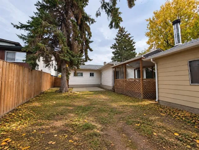 8119 34 Ave, Calgary 5
