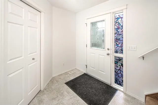 112 Everridge Dr, Calgary 2