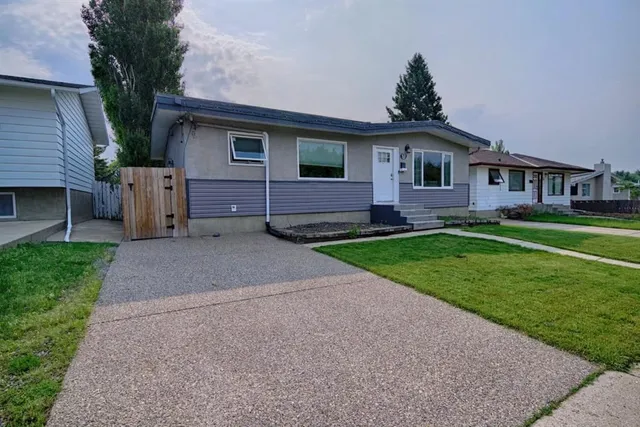32 Lemoyne Cres, Lethbridge 2