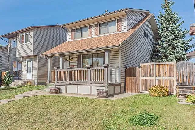 136 Castleridge Dr, Calgary 3