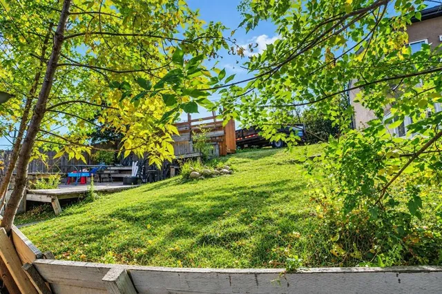 411 33 Ave, Calgary 4