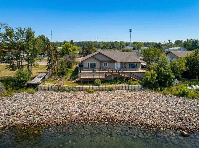 81 Peace River Avenue, Joussard