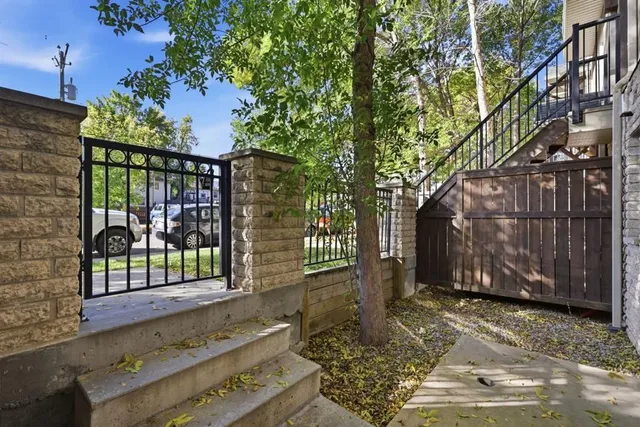 1728 35 Ave #104, Calgary 3