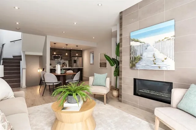1739 36 Ave #2, Calgary 4