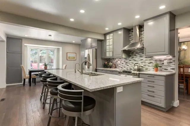 9915 Patton Rd, Calgary 5