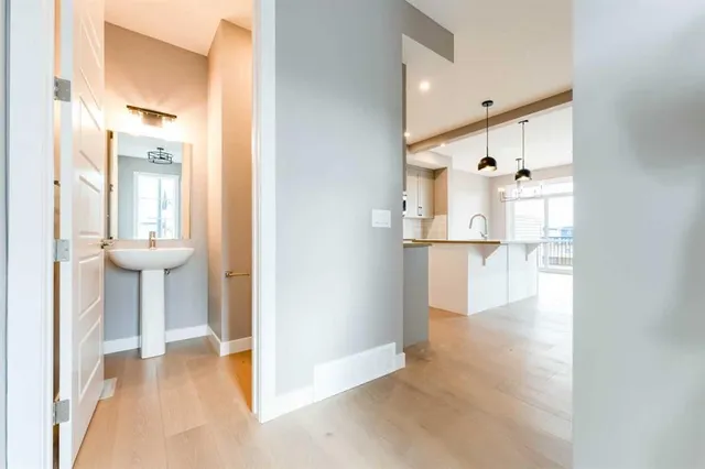63 Waterford Mews, Chestermere 4