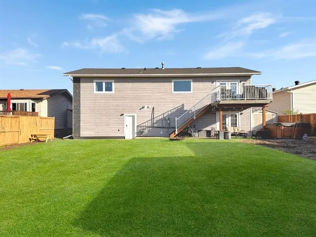107 6 Ave, Falher 4