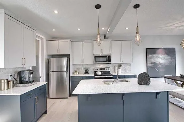 39 Waterford Mews, Chestermere 3