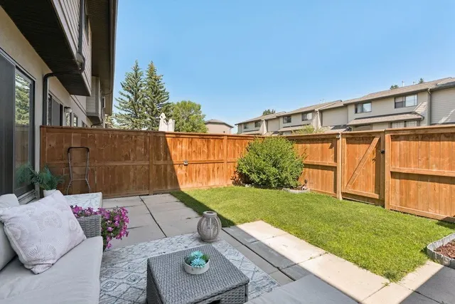 5019 46 Ave #9, Calgary 5