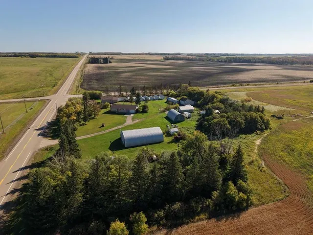 6301 Twp Rd 560, Rural St. Paul No. 19, County of 2