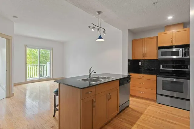 5605 Henwood St #2103, Calgary 4