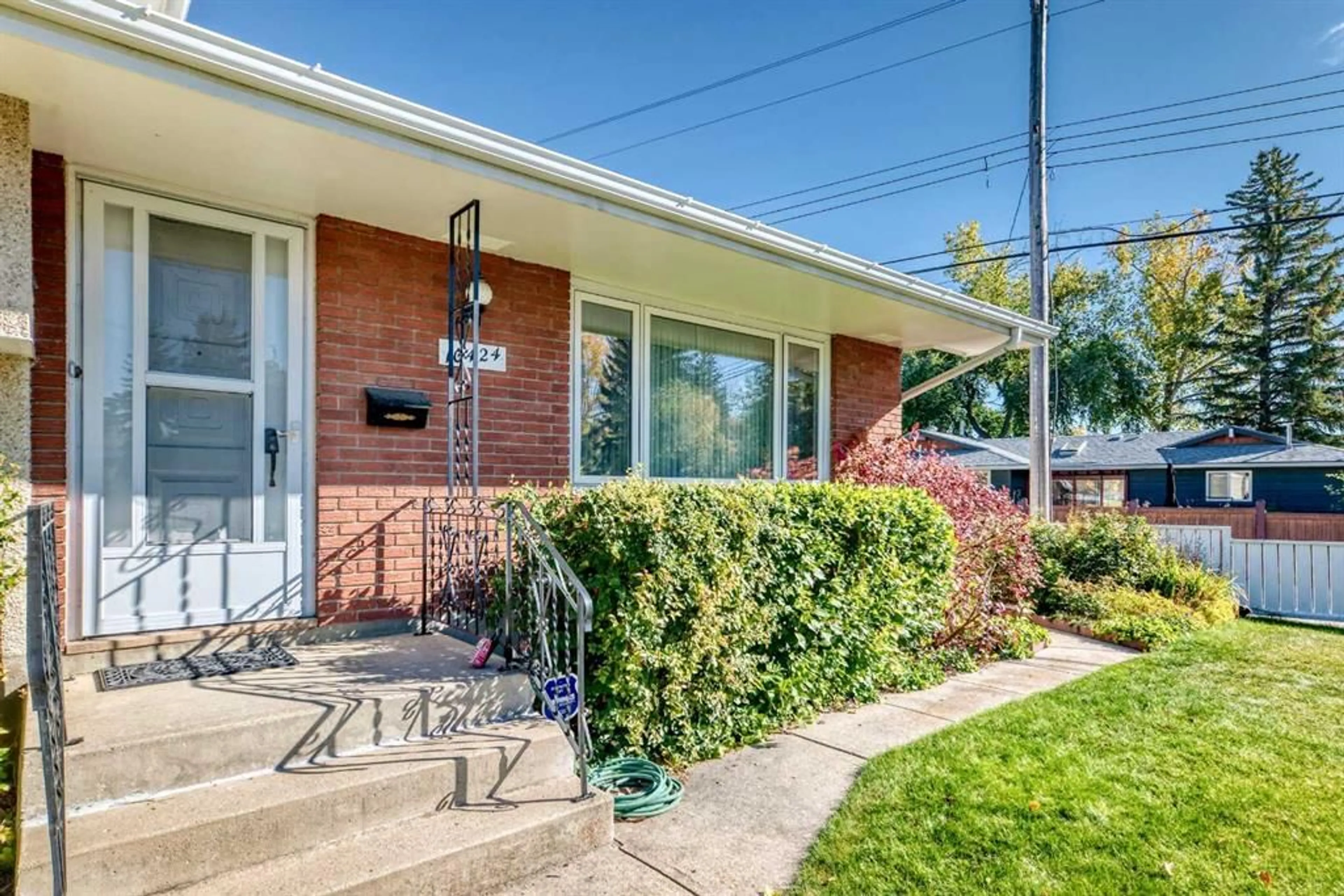 pillar/IMG-A2348809_2.jpg