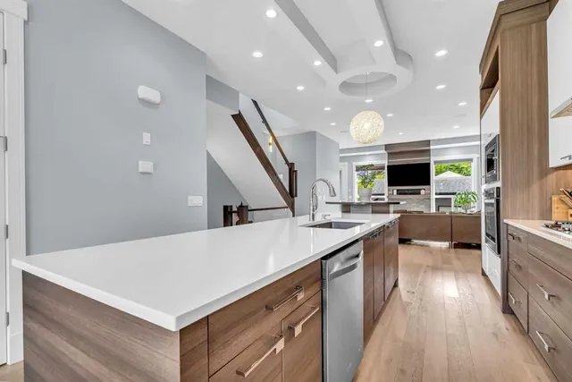 2417 25 Ave, Calgary 3