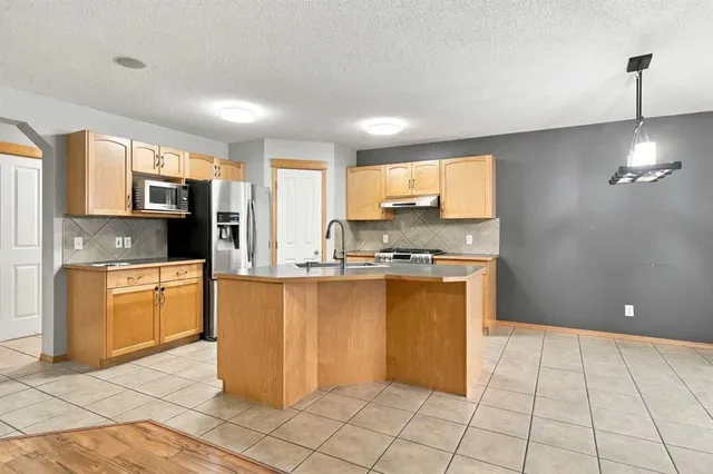 209 Tuscany Ravine Rd, Calgary 4