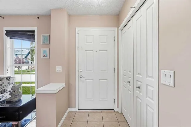 71 Elgin Meadows Garden, Calgary 3