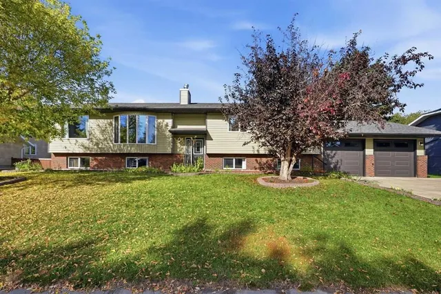 12 Dickens Lane, Lacombe