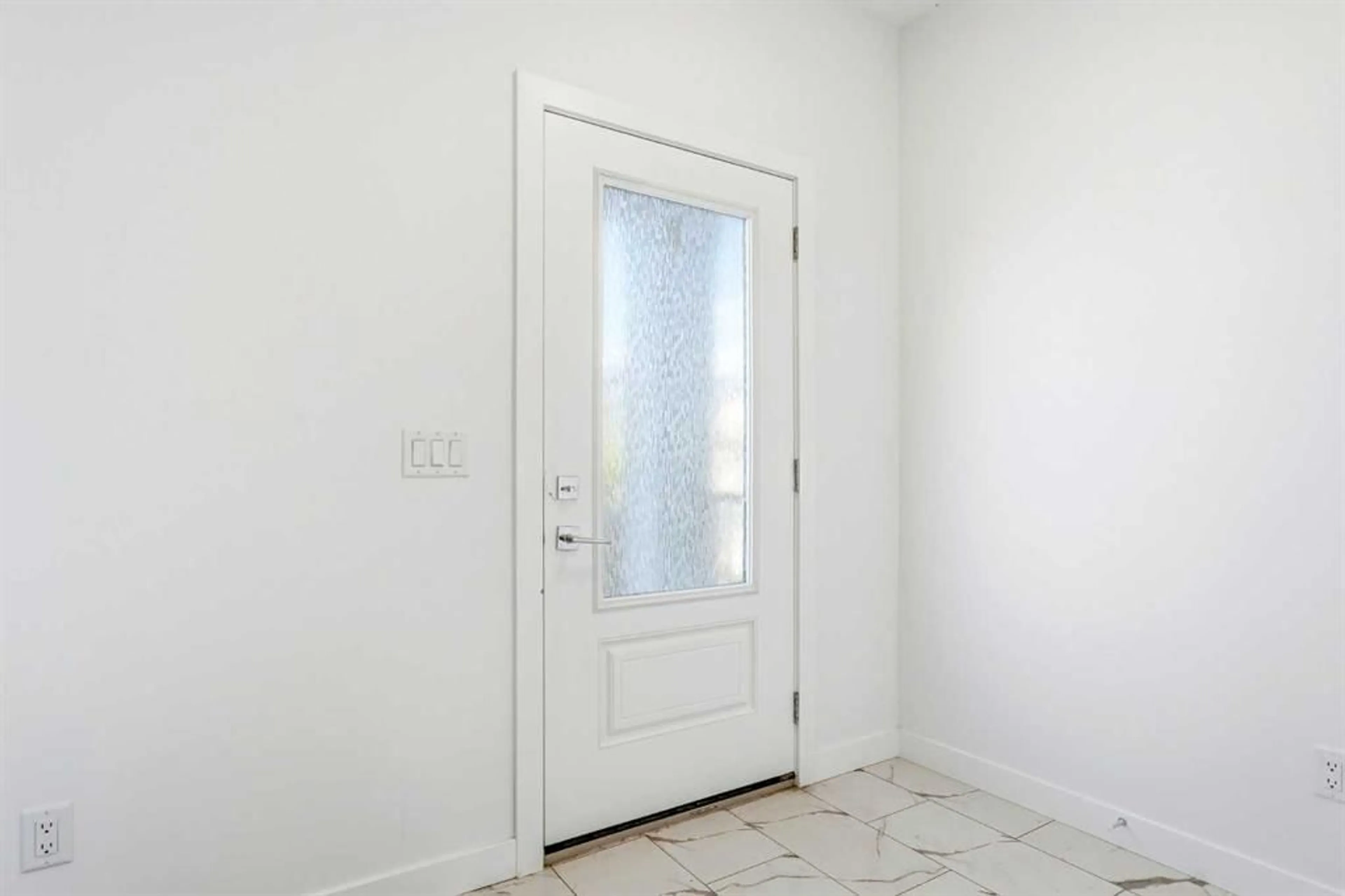 pillar/IMG-A2348871_2.jpg