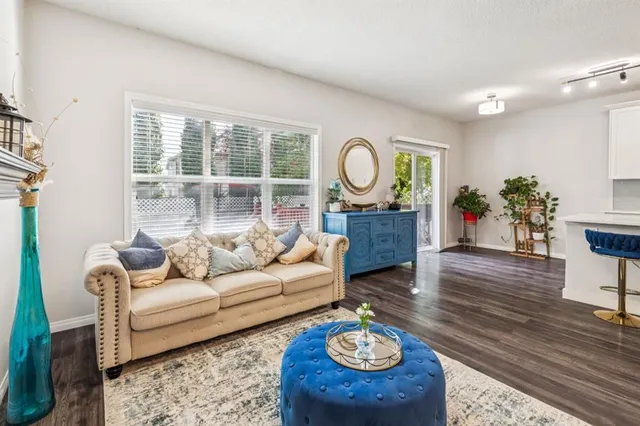 62 Cougar Plateau Way, Calgary 4
