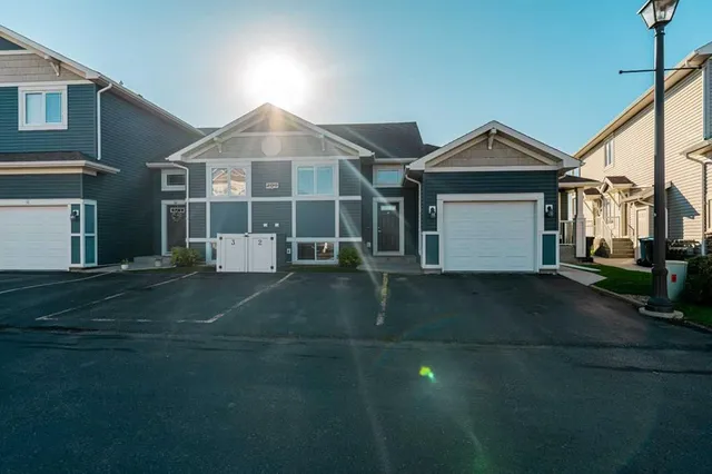 209 Lettice Perry Rd #2, Lethbridge 4