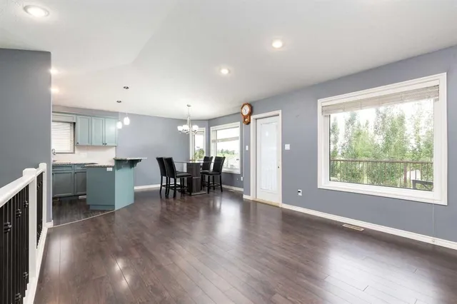 350 Mt. Sunburst Way, Lethbridge 3