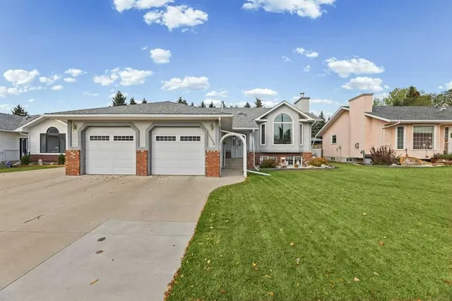 5506 Silverthorn Rd, Olds 2