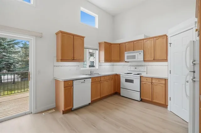 23 Country Hills Cove, Calgary 3