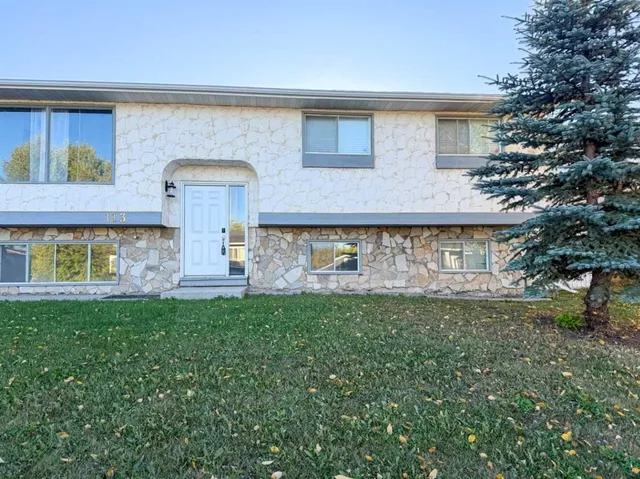 113 Beaconwood Pl, Fort McMurray 2