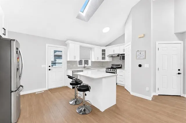 315 Appleglen Pl, Calgary 2