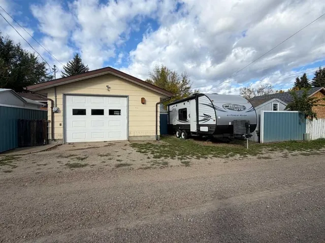 5303 55 St, Taber 5