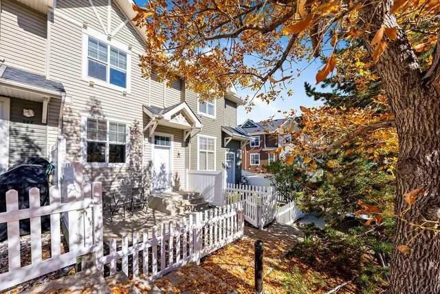 205 Toscana Gdns, Calgary 4