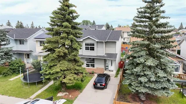 136 Martindale Dr, Calgary 2