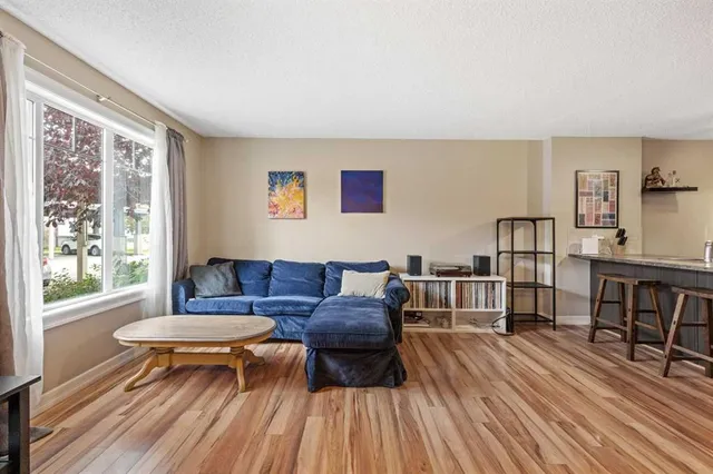133 Copperpond Hts #5, Calgary 2