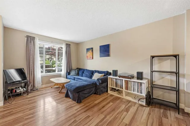 133 Copperpond Hts #5, Calgary 3
