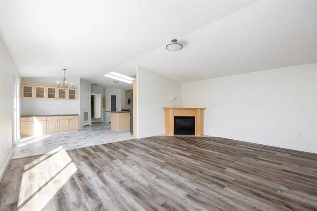 192 Elm St, Fort McMurray 5