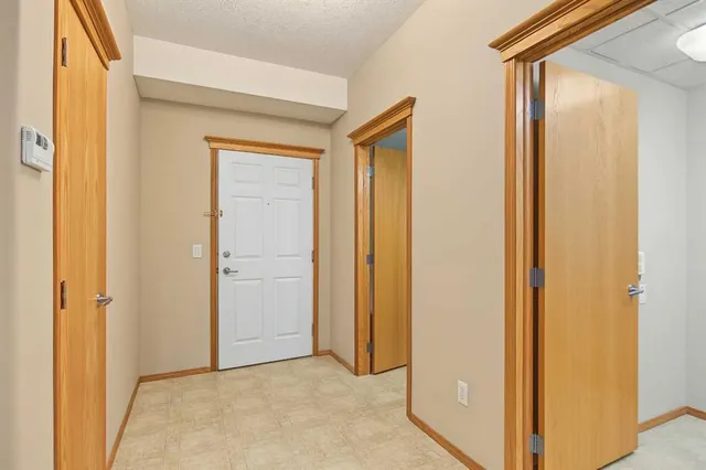 15 Everstone Dr #209, Calgary 2