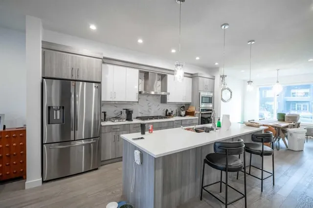 634 17 Ave, Calgary 5