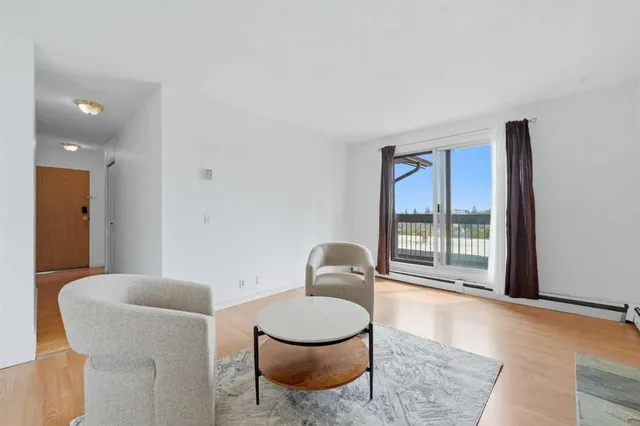 2611 15A St #306, Calgary 5
